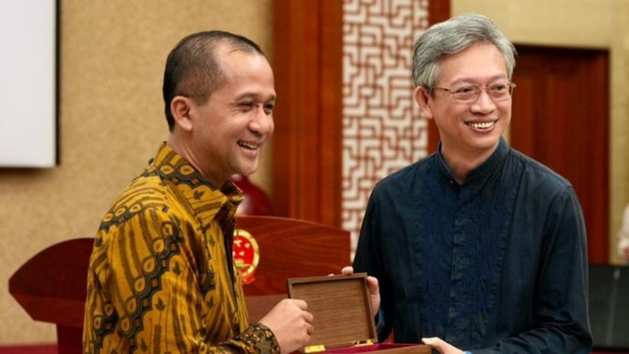 Menteri Transmigrasi Republik Indonesia, M. Iftitah Sulaiman, Duta Besar Republik Rakyat Tiongkok (RRT) untuk Indonesia Wang Lutong (Dokumentasi)