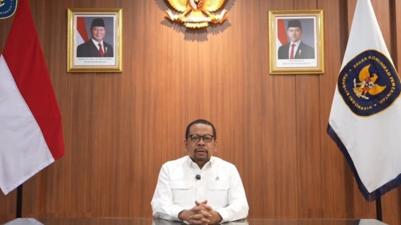 Kepala Badan Komunikasi Pemerintah (Bakom) RI Muhammad Qodari menyampaikan pernyataan mengenai kebijakan pemerintah yang mempertahankan tarif listrik pada triwulan III 2026. (Bakom RI)