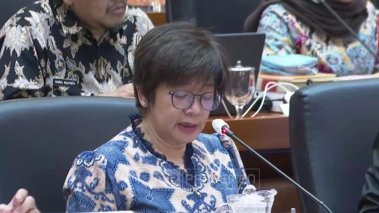 Tangkapan layar-Wakil Kepala BGN Agustina Arumsari dalam Rapat Dengar Pendapat (RDP) bersama Komisi IX DPR RI yang diikuti dalam jaringan di Jakarta, Jumat, 17 Juli 2026 (Antara)