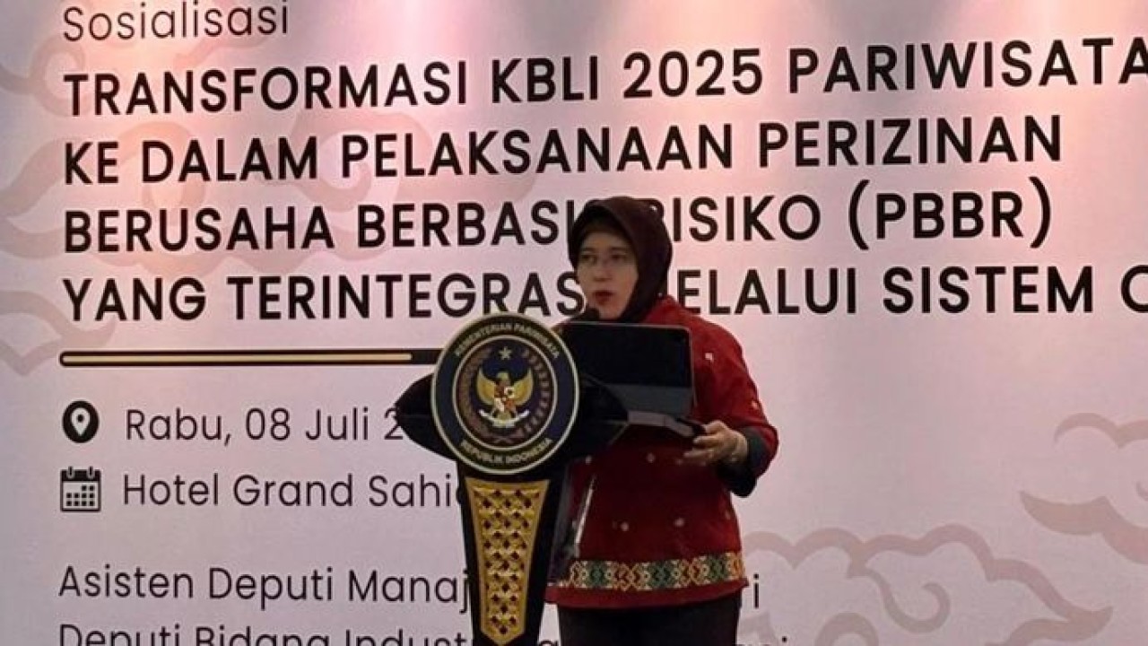 Ketua BPS Amalia Adininggar Widyasanti menyampaikan tujuan dihadirkannya KBLI 2025 dalam konferensi pers di Jakarta, Rabu, 8 Juli 2026. (Antara)