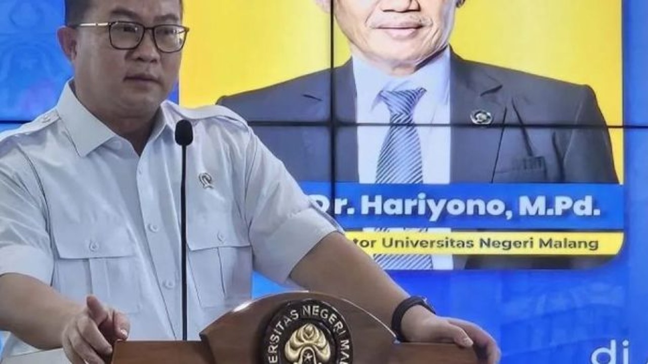 Kepala Badan Riset dan Inovasi Nasional (BRIN) Arif Satria menyampaikan materi pada Kuliah Umum Riset Nasional di Aula Gedung Kuliah Bersama (GKB) Universitas Negeri Malang (UM), Kota Malang, Jawa Timur, Jumat, 3 Juli 2026 (Antara)