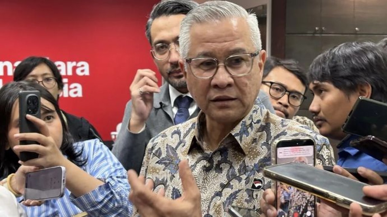 Managing Director Stakeholders Management & Communications Danantara Indonesia Rohan Hafas memberikan pemaparan dalam taklimat media di Wisma Danantara Indonesia Jakarta, Rabu, 20 Mei 2026. (Antara)