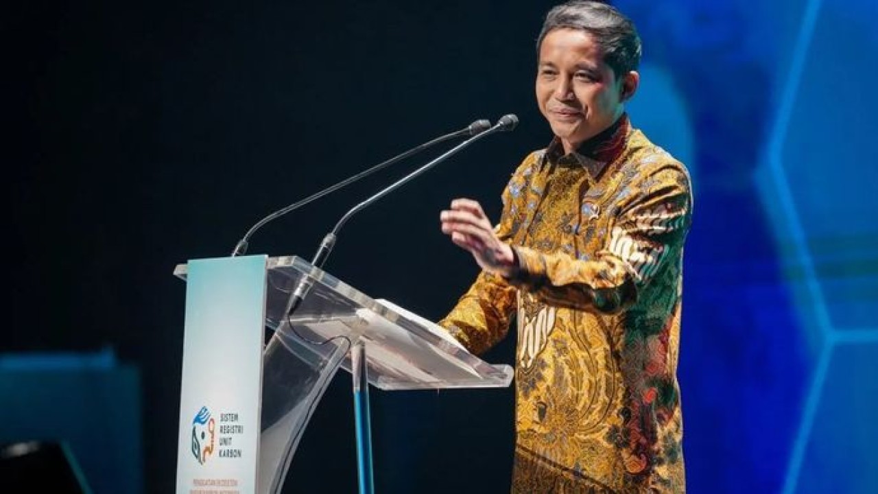Menteri Kehutanan (Menhut) Raja Juli Antoni berbicara dalam peluncuran Sistem Registri Unit Karbon (SRUK), di Jakarta, Kamis, 9 Juli 2026. (Antara)