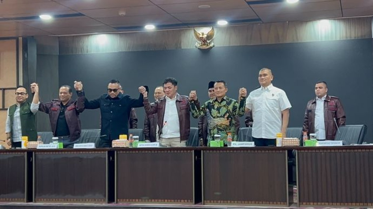 Korps Pemberantasan Tindak Pidana Korupsi (Kortastipidkor) Polri resmi melimpahkan penanganan tiga perkara dugaan korupsi yang berkaitan dengan sektor batu bara, PT Asabri, dan PT Krakatau Steel kepada Kejaksaan Agung RI (NTVnews)