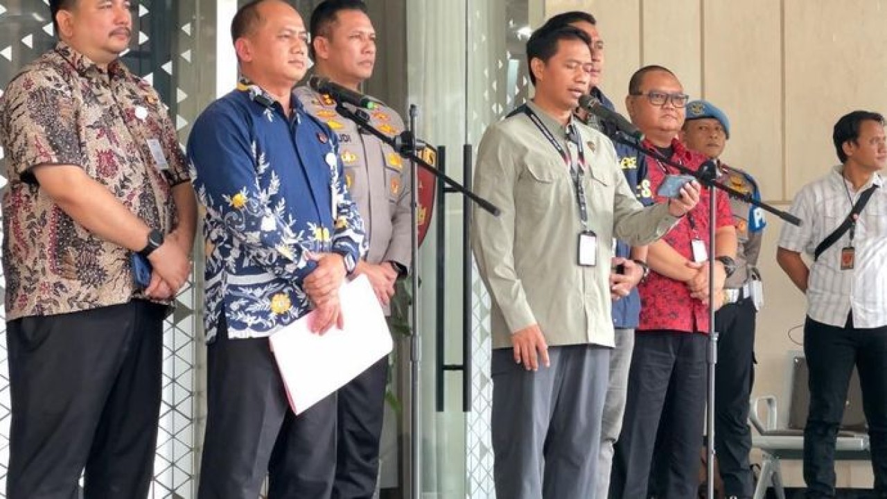 Konferensi pers Kejagung bersama Polri, terkait kasus yang menjerat eks Jampidsus Febrie Adriansyah. (NTVNews.id)