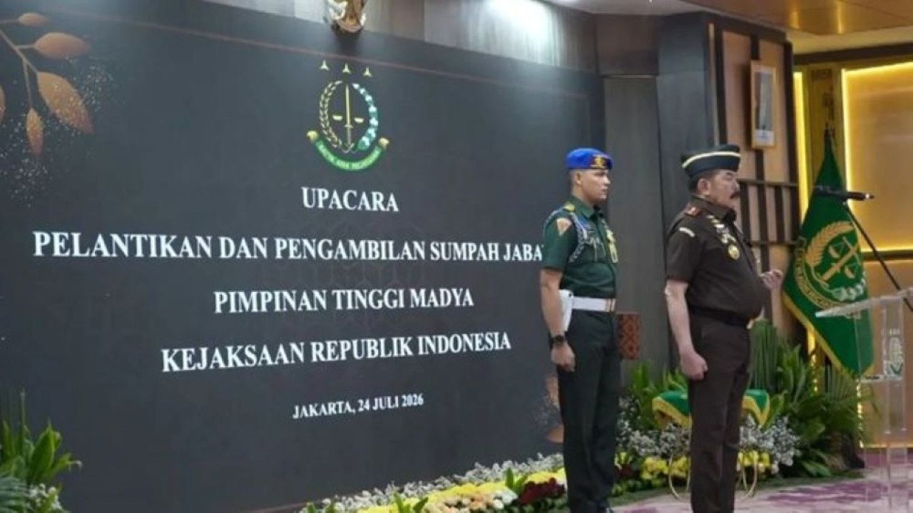 Jaksa Agung ST Burhanuddin memimpin pelantikan pejabat utama Kejaksaan Agung yang baru di Gedung Utama Kejaksaan Agung, Jakarta, Jumat, 24 Juli 2026. (Antara)