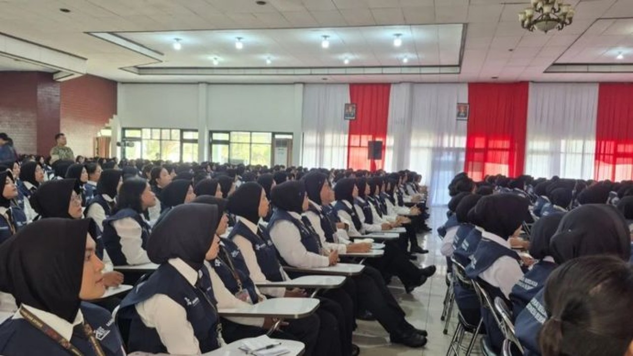 Sebanyak 1.023 peserta calon manajer Koperasi Desa/Kelurahan Merah Putih (KDKMP) mengikuti pembukaan pelatihan manajerial di Pusdik Armed Cimahi, Jawa Barat, pada Jumat, 17 Juli 2026. (Antara)