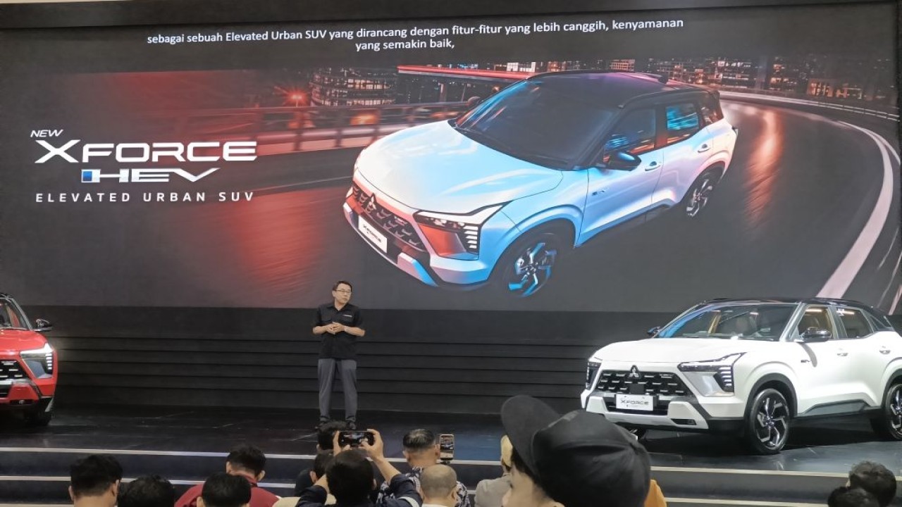 PT Mitsubishi Motors Krama Yudha Sales Indonesia (MMKSI) resmi memperkenalkan Mitsubishi New Xforce HEV di ajang GIIAS 2026 di ICE BSD City, Kabupaten Tangerang, Banten. (Foto: Adiantoro/NTV)