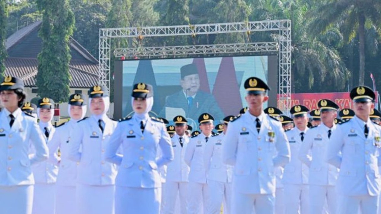 Momen haru dan kebanggaan orang tua menyelimuti pelantikan Pamong Praja Muda Angkatan XXXIII IPDN Tahun 2026. (Foto: Istimewa)