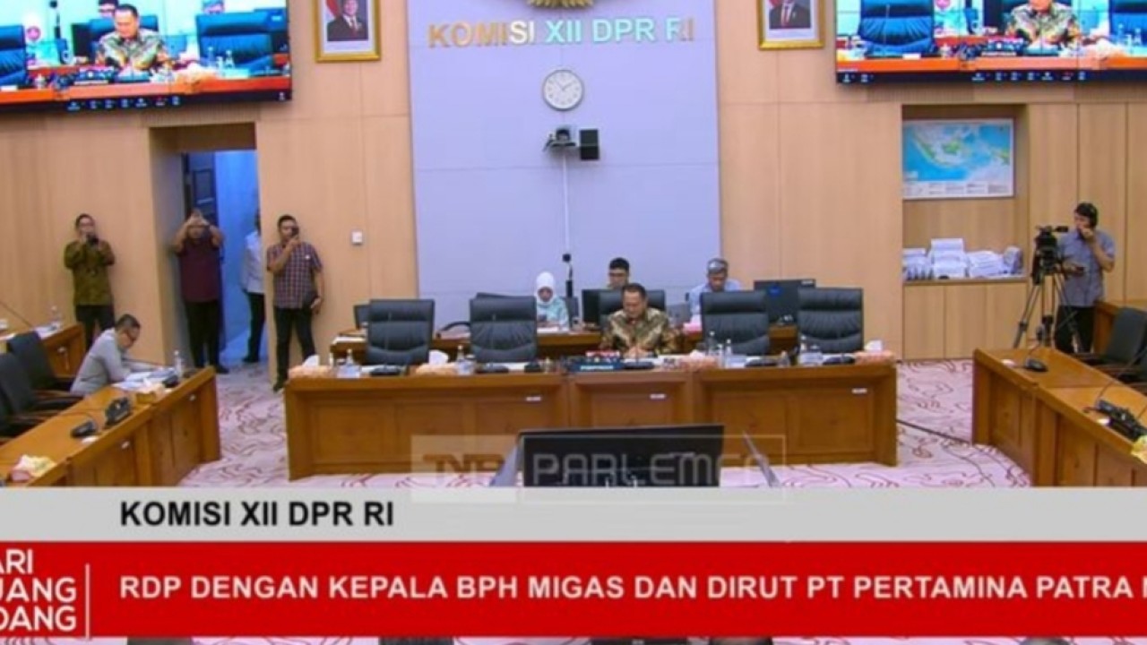 Rapat DPR dengan pihak Pertamina. (YouTube TVR Parlemen)