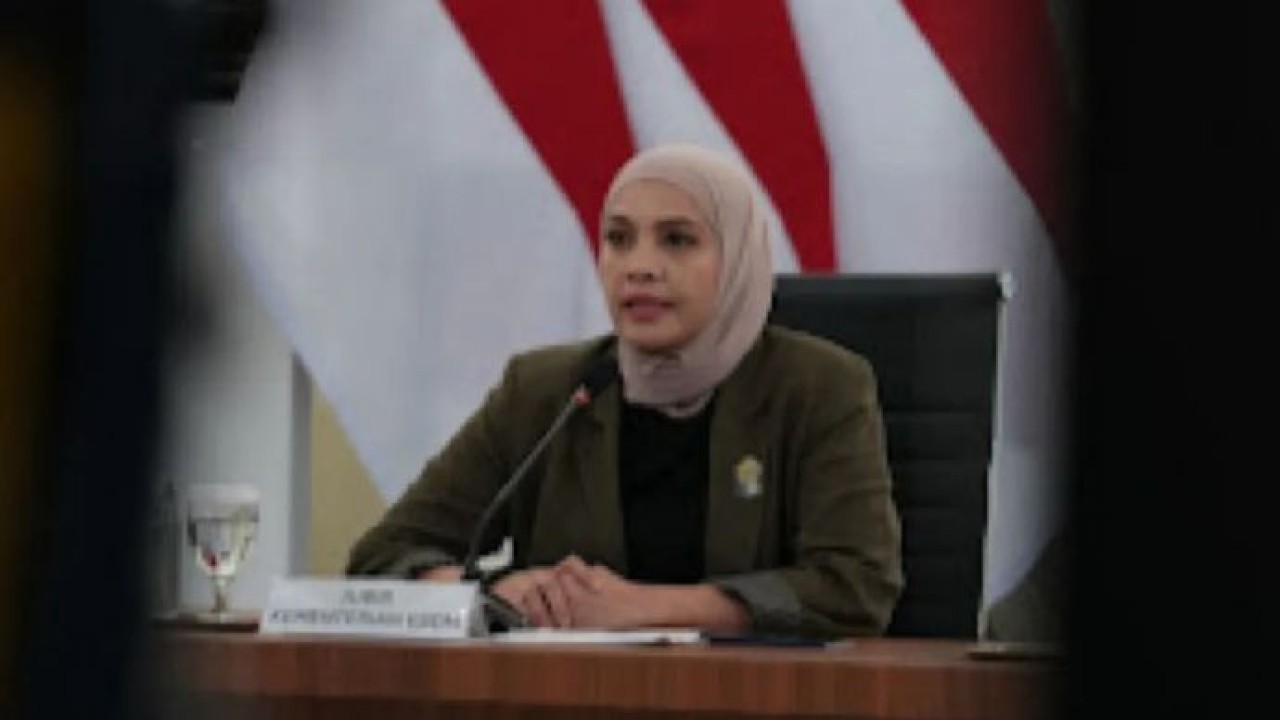 Juru Bicara Kementerian ESDM Dwi Anggia dalam konferensi pers percepatan program strategis pemerintah di Auditorium Badan Komunikasi Pemerintah, Jakarta, Rabu, 17 Juni 2026. (Antara)