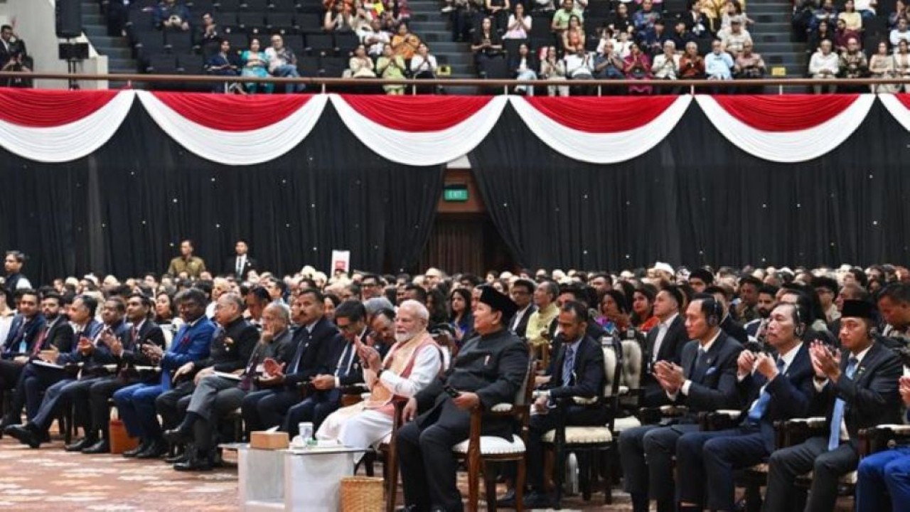 Presiden Prabowo Subianto dan Perdana Menteri (PM) Narendra Modi menghadiri acara Indian Community Reception di Jakarta International Convention Center (JICC). (Foto: Sekretariat Presiden)