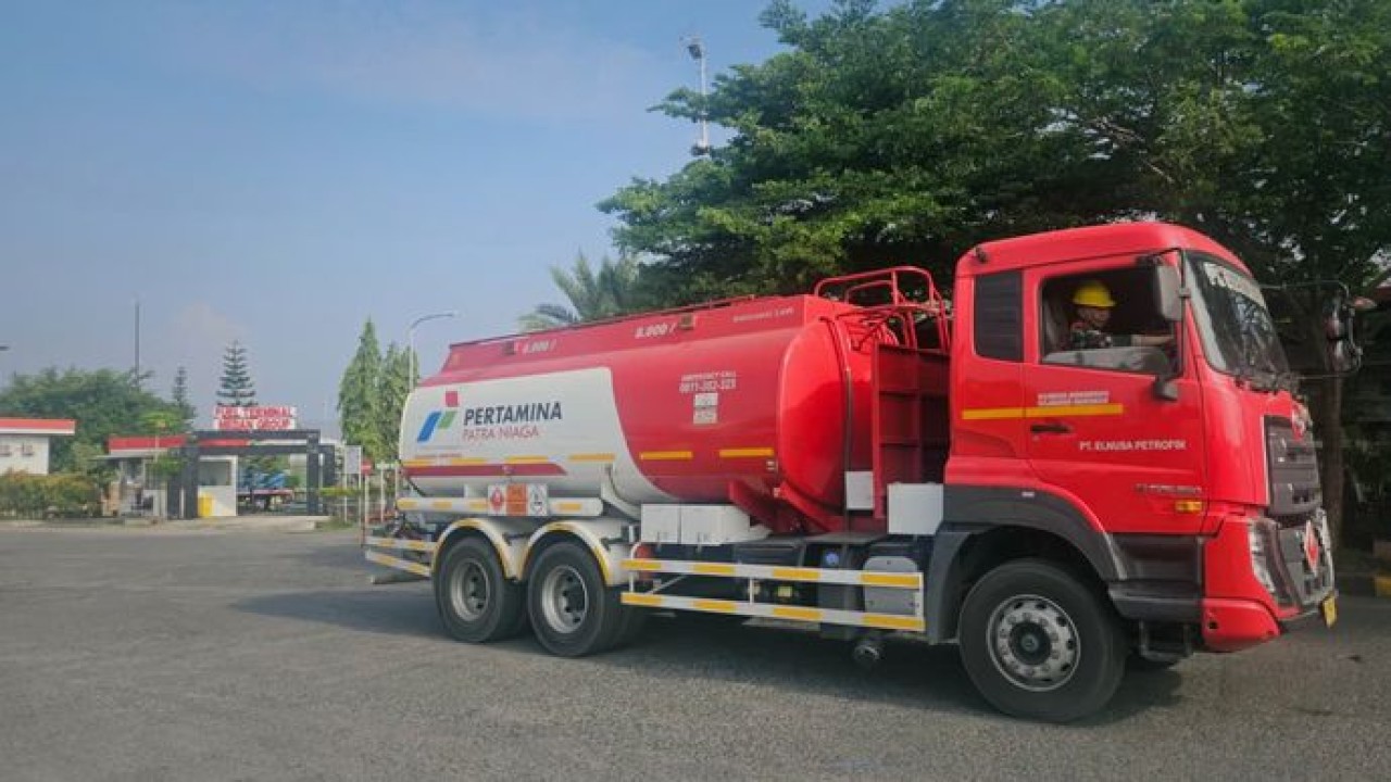 Mobil tanki BBM Pertamina. (Pertamina)