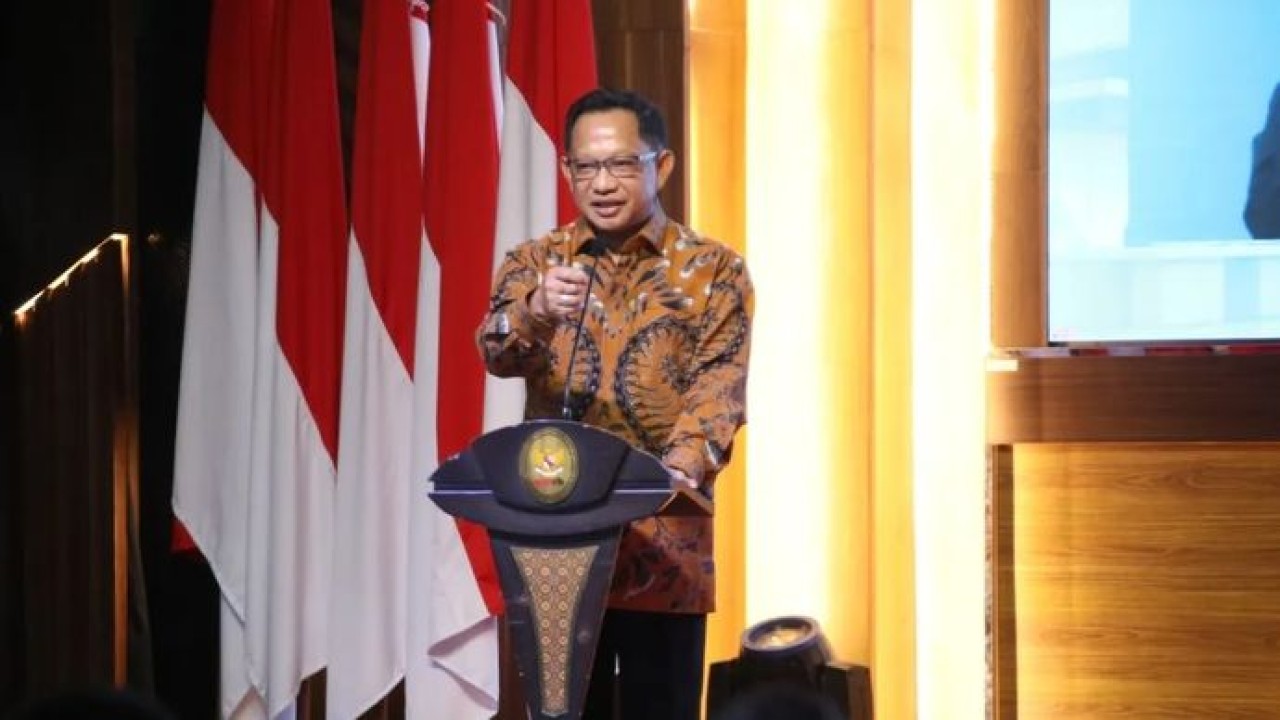 Menteri Dalam Negeri (Mendagri) Muhammad Tito Karnavian berikan sambutan dalam acara Pencanangan Gerakan Nasional Pelayanan Publik di Kantor Kementerian Pendayagunaan Aparatur Negara dan Reformasi Birokrasi (KemenPAN-RB), Jakarta, Jumat, 24 Juli 2026. (Antara)