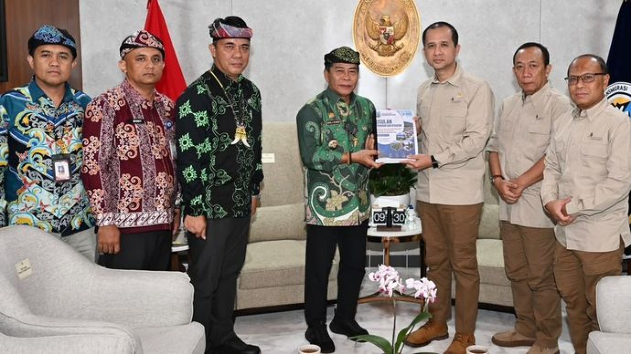 Menteri Transmigrasi (M. Iftitah Sulaiman) (Dokumentasi)