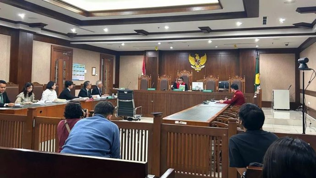 Sidang praperadilan eks Wakil Kepala BGN Lodewyk Pusung di Pengadilan Negeri Jakarta Pusat (Antara)
