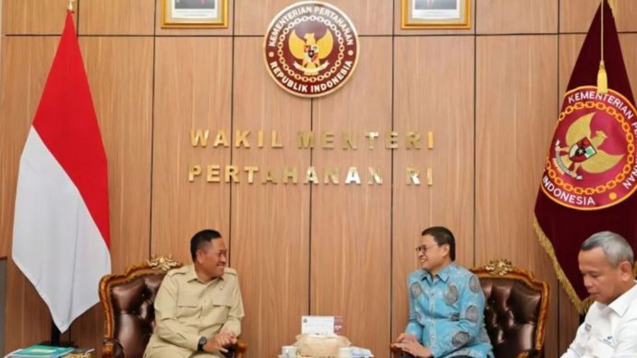 Kepala BPOM Taruna Ikrar melakukan audiensi dengan Gubernur Universitas Republik Indonesia (URI) Marsekal TNI (Purn.) Donny Ermawan Taufanto di Jakarta Pusat pada Rabu (19/8/2026) guna membahas penguatan sumber daya manusia nasional melalui pemanfaatan artificial inteligence (AI) serta pengembangan Sekolah Vokasi BPOM. (Antara)