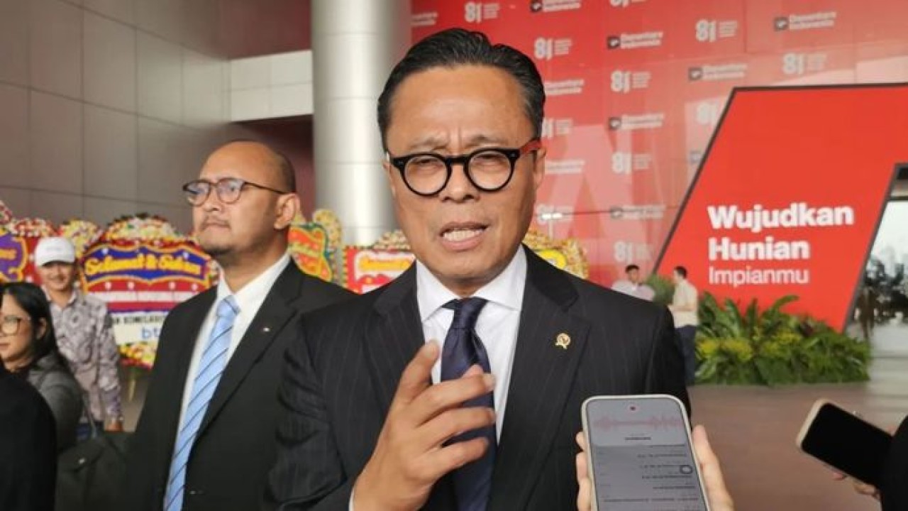 Chief Operating Officer (COO) Danantara Indonesia, Dony Oskaria diwawancarai seusai pembukaan Danantara Housing Expo 2026 di NICE PIK 2, Tangerang, Banten, Kamis (27/08/2026) (Antara)