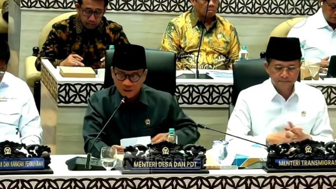 Tangkapan layar - Menteri Desa dan Pembangunan Daerah Tertinggal (Mendes PDT) Yandri Susanto saat menyampaikan paparan dalam rapat kerja bersama Komisi V DPR RI di Kompleks Parlemen, Jakarta, Kamis, 20 Agustus 2026. (Antara)