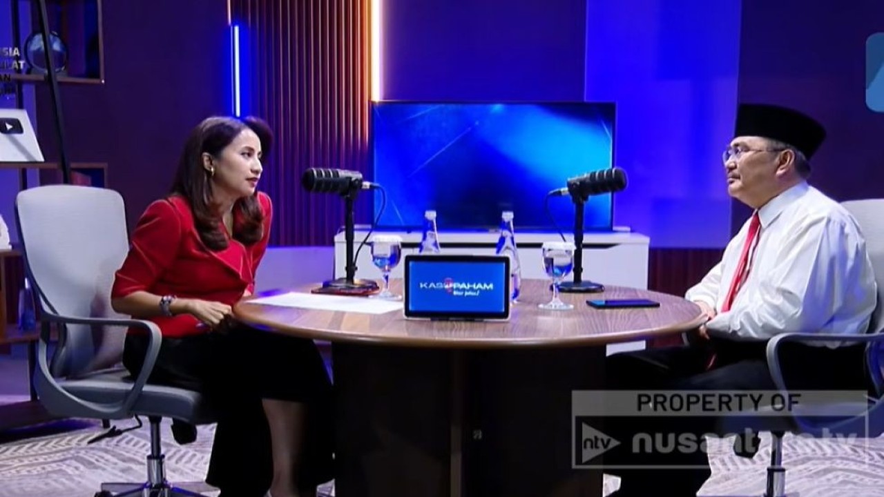 Pakar Hukum Tata Negara Jimly Asshiddiqie saat menjadi narasumber dalam program "Kasipaham" yang dipandu jurnalis senior Nusantara TV Tascha Liudmila, Selasa (18/8/2026).