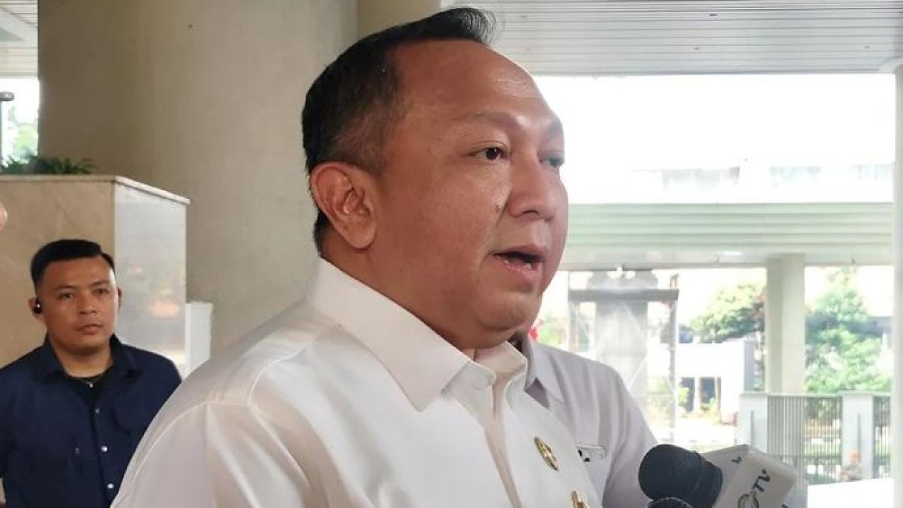 Deputi Bidang Pemantauan dan Pengawasan Badan Gizi Nasional (BGN) Ketut Sumedana memberikan keterangan pers di Gedung Utama Kejagung, Jakarta (Antara)