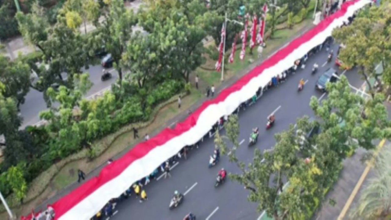 Kirab Merah Putih semarakkan HUT ke-81 RI. (Antara)