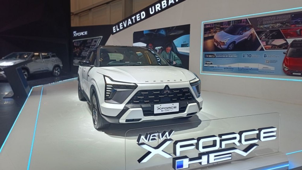 Salah satu strategi yang diusung adalah menghadirkan Mitsubishi New Xforce HEV. (Foto: Adiantoro/NTV)