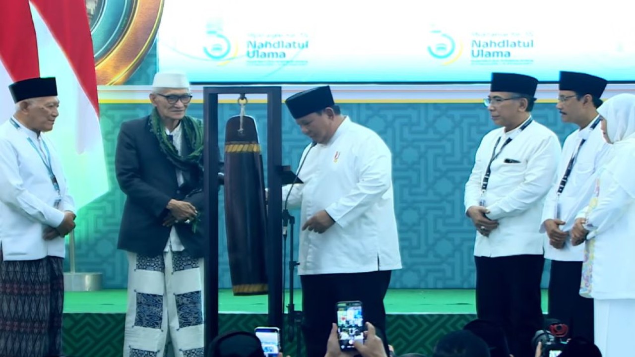 Presiden Prabowo Subianto secara resmi menutup Muktamar ke-35 Nahdlatul Ulama (NU) di Pondok Pesantren Bahrul Ulum Tambakberas, Kabupaten Jombang, Provinsi Jawa Timur, pada Senin (31/08/2026). (Foto: BPMI Setpres)