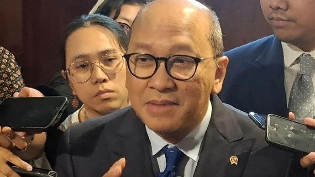 Menteri Investasi dan Hilirisasi/Kepala BKPM sekaligus CEO Badan Pengelola Investasi Daya Anagata Nusantara (Danantara) Rosan Roeslani memberikan keterangan kepada wartawan usai Konferensi Pers RAPBN dan Nota Keuangan Tahun Anggaran 2027 di Jakarta, Jumat (14/8/2026) (Antara)