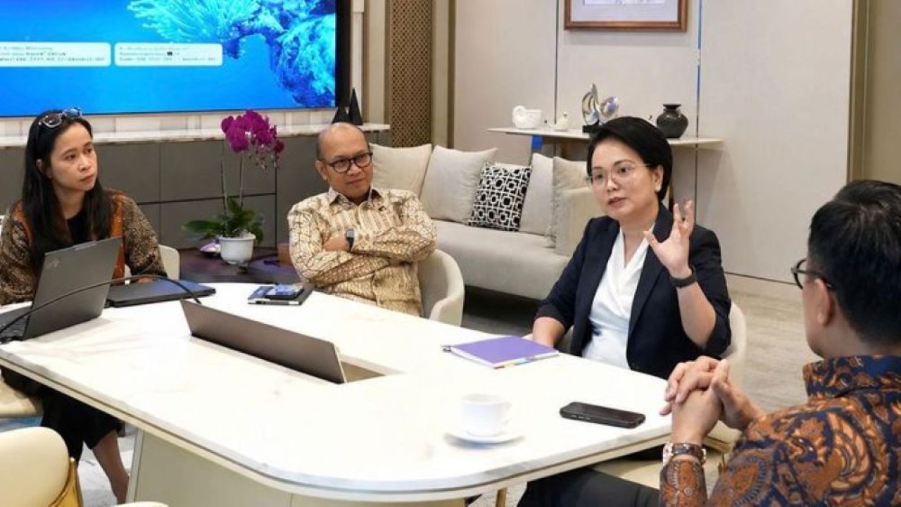 Direktur Enterprise & Business Service Telkom Veranita Yosephine dalam agenda diskusi strategis bersama Danantara membahas arah pengembangan bisnis Telkom Enterprise. (Foto: Istimewa)