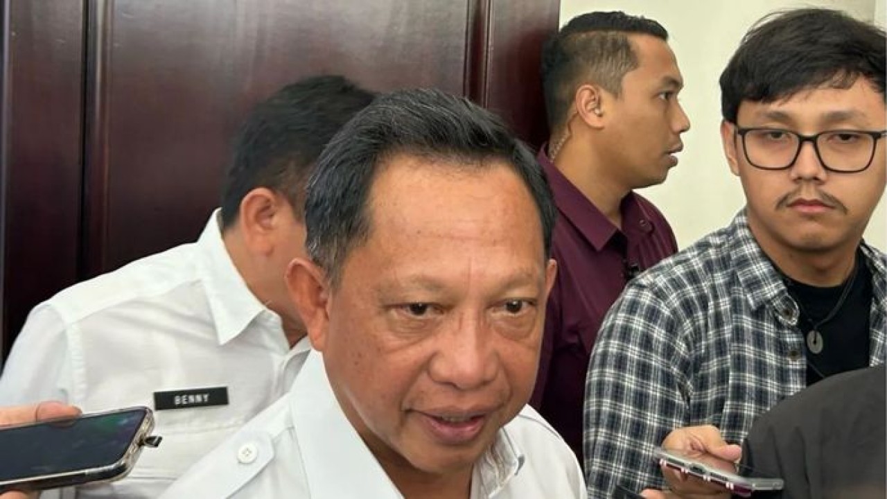 Menteri Dalam Negeri (Mendagri) Tito Karnavian ditemui di Gedung Badan Komunikasi Pemerintah (Bakom) RI, Jakarta, Rabu (5/8/2026) (Antara)