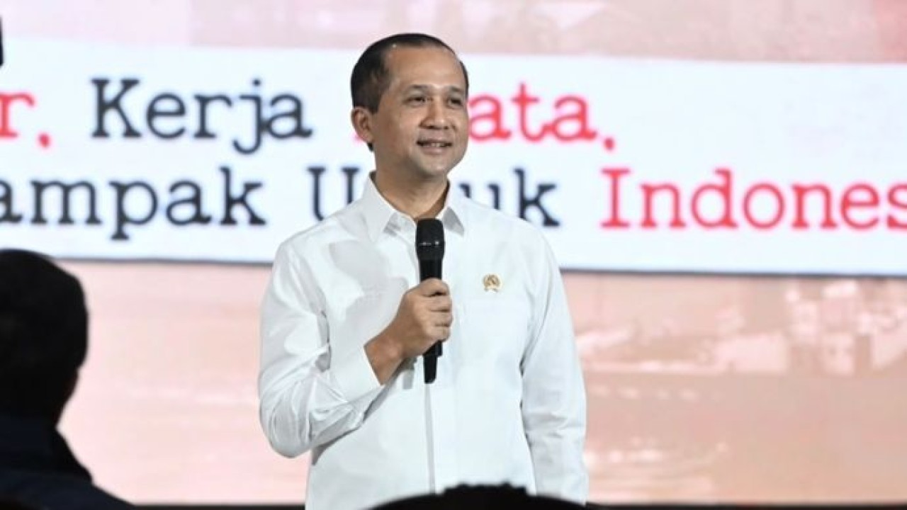 Menteri Transmigrasi M. Iftitah Sulaiman Suryanagara (Dokumentasi)