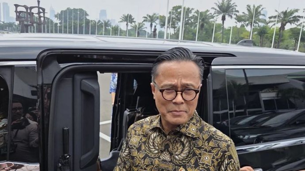 Chief Operating Officer (COO) Danantara Indonesia Dony Oskaria saat ditemui di Kompleks Parlemen, Jakarta, Senin, 31 Agustus 2026. (Antara)