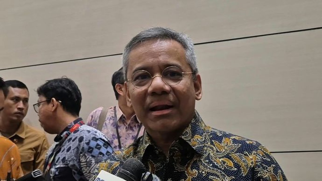 Menteri Keuangan (Menkeu) Suahasil Nazara mengungkap hasil pertemuan usai menghadiri rapat koordinasi bersama Wakil Ketua DPR RI Sufmi Dasco Ahmad dan sejumlah pejabat ekonomi di Gedung Nusantara III, Kompleks Parlemen, Jakarta, Kamis 24 September 2026. (Ntvnews.id-Muslimin Trisyuliono)