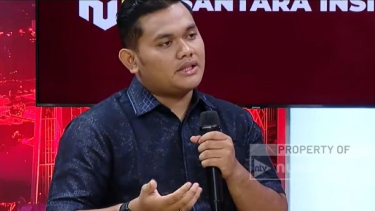 Sekretaris Jenderal (Sekjen) Dewan Pimpinan Nasional (DPN) Perhimpunan Mahasiswa Hukum Indonesia (Permahi), Muhammad Afghan Ababil dalam program dialog Merah Putih "Merampas Aset, Menjerat Siapa?" di Nusantara TV, 4 September 2026 yang dipandu host Muhammad Irsal.