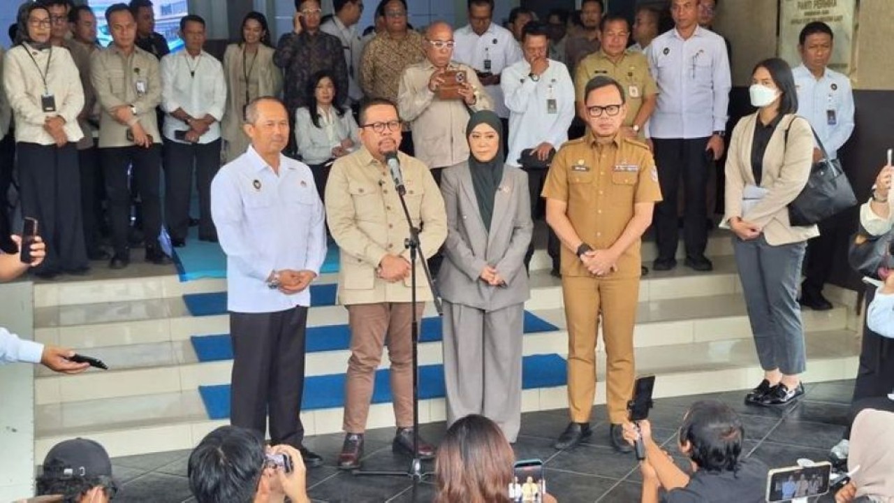 Kepala Badan Komunikasi Pemerintah (Bakom) RI Muhammad Qodari (kedua dari kiri) saat menghadiri kegiatan "Forum Koordinasi Badan Koordinasi Hubungan Masyarakat (Bakohumas)" di Jakarta, Selasa, 1 September 2026. (Foto: Antara)