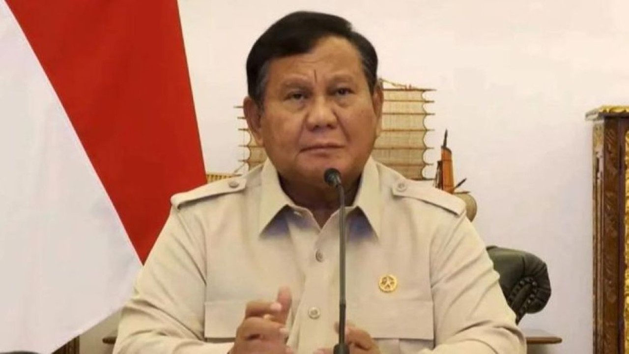 Tangkapan layar - Presiden Prabowo Subianto memimpin rapat terbatas penanganan sejumlah bencana di Indonesia melalui konferensi video di Jakarta. (Foto: Antara)
