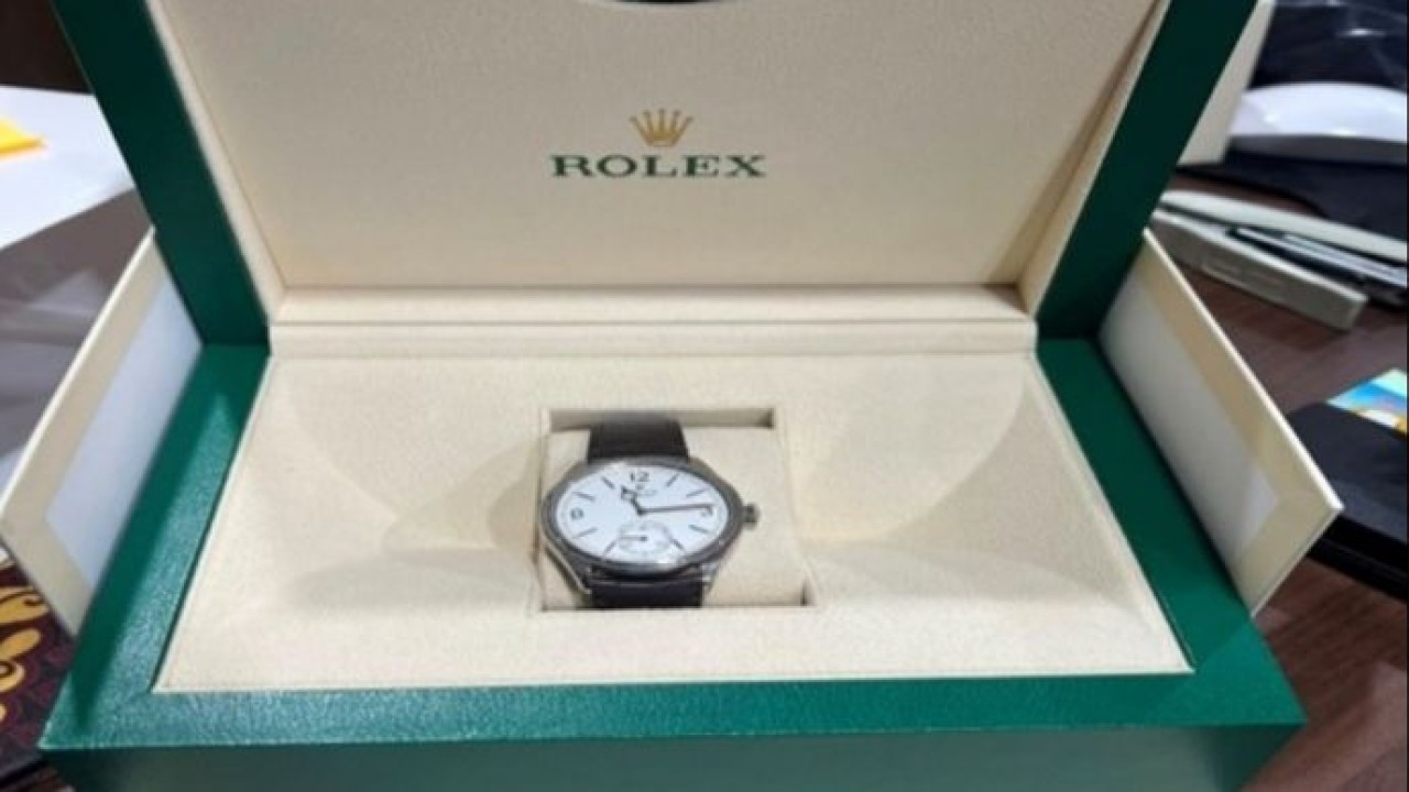 Jam Rolex milik tersangka korupsi MBG.