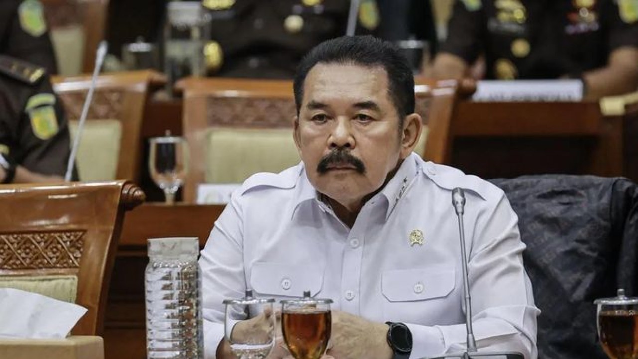 Arsip foto- Jaksa Agung ST Burhanuddin mengikuti rapat kerja dengan Komisi III DPR di Kompleks Parlemen, Senayan, Jakarta, Selasa, 20 Januari 2026. Rapat yang juga diikuti Kejaksaan Tinggi seluruh Indonesia tersebut membahas evaluasi kinerja tahun anggaran 2025 serta rencana kerja tahun anggaran 2026 dengan pagu anggaran sebesar Rp20 triliun (Antara)