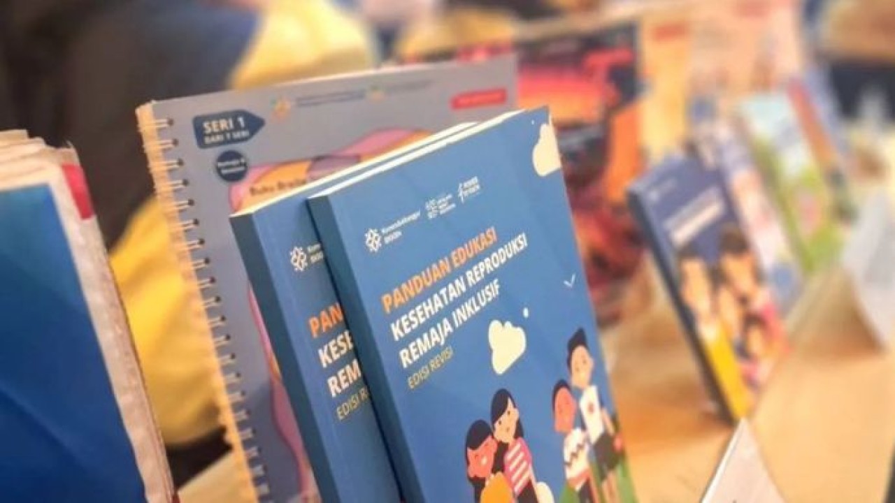 Kemendukbangga/BKKBN meluncurkan buku panduan kesehatan reproduksi bagi disabilitas dan remaja inklusif di Jakarta pada Rabu (7/10/2026). (Antara)