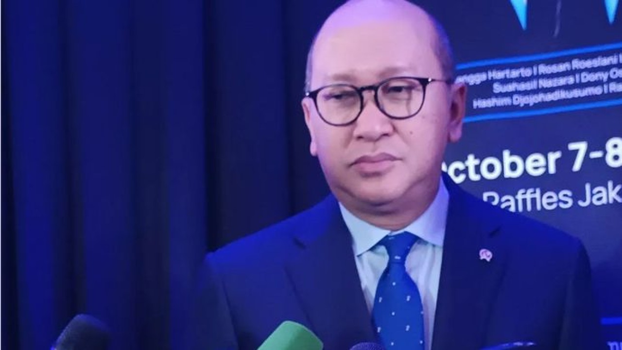 Chief Executive Officer (CEO) Badan Pengelola Investasi (BPI) Danantara Rosan Perkasa Roeslani memberi keterangan kepada media di Jakarta, Rabu (7/10/2026). (Antara)