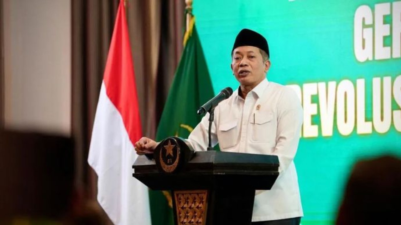 Menteri Koperasi (Menkop) Ferry Juliantono memberikan sambutan dalam diskusi publik Pra Kongres Nasional Syarikat Islam di Jakarta, Senin (5/10/2026). (Antara)