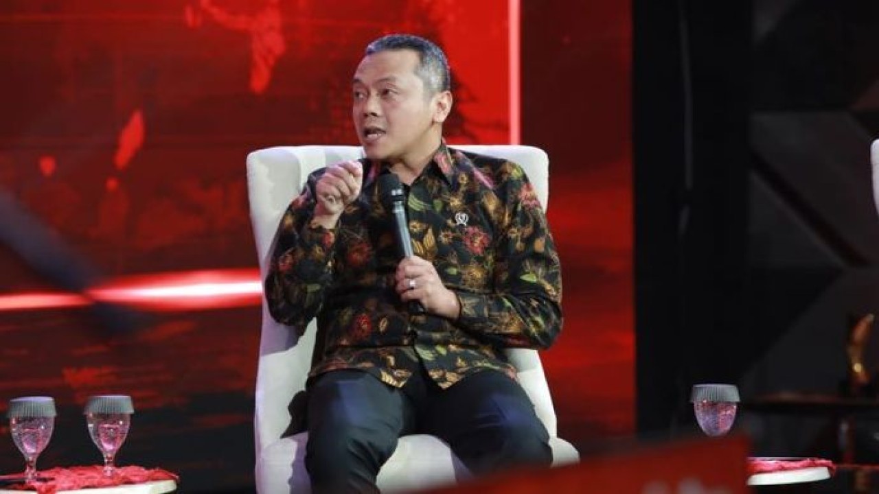 Wakil Menteri Pendidikan Dasar dan Menengah Fajar Riza Ul Haq dalam program Suara Nusantara di Nusantara TV. (Foto: Toga Ibnu Pratama)