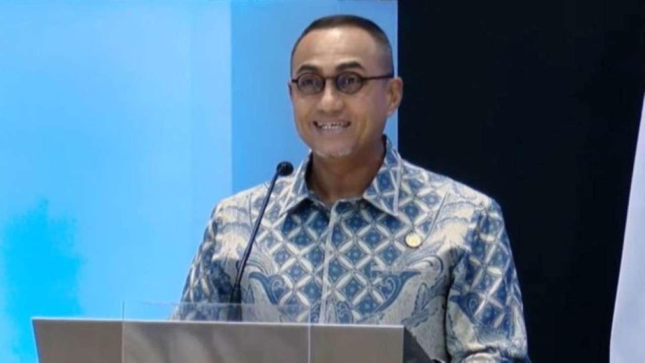 Kepala Eksekutif Pengawas Pasar Modal, Keuangan Derivatif, dan Bursa Karbon Otoritas Jasa Keuangan (OJK), Hasan Fawzi. (Foto: NTVNews)