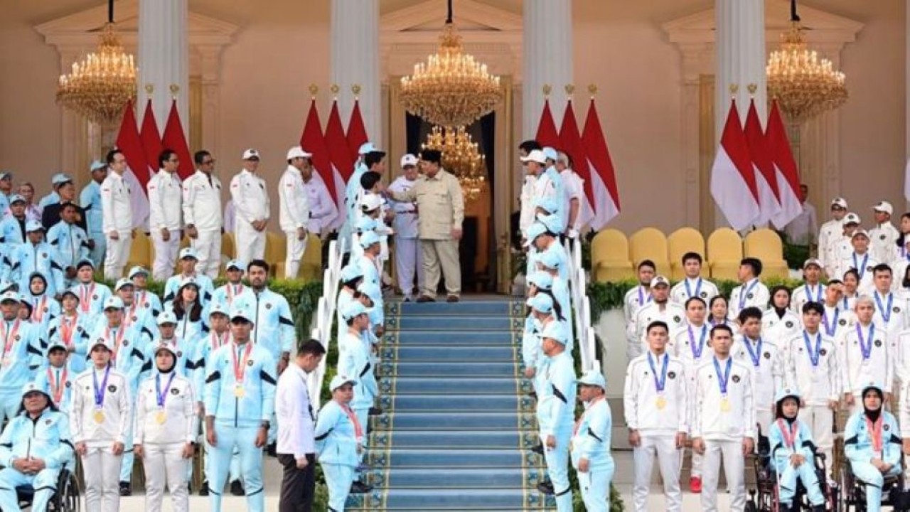 Presiden Prabowo Subianto memberikan bonus dan apresiasi kepada para atlet peraih medali pada Asian Games ke-20 dan Asian Para Games ke-5 Aichi-Nagoya 2026. (Foto: Istimewa)