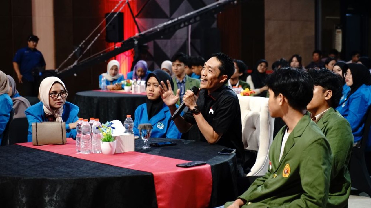 Politikus Partai Solidaritas Indonesia (PSI) Dian Sandi dalam mega talkshow Suara Nusantara di Nusantara TV