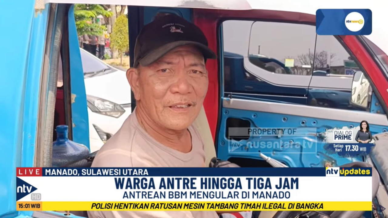 Warga di Manado antre untuk mendapatkan BBM hingga berjam-jam