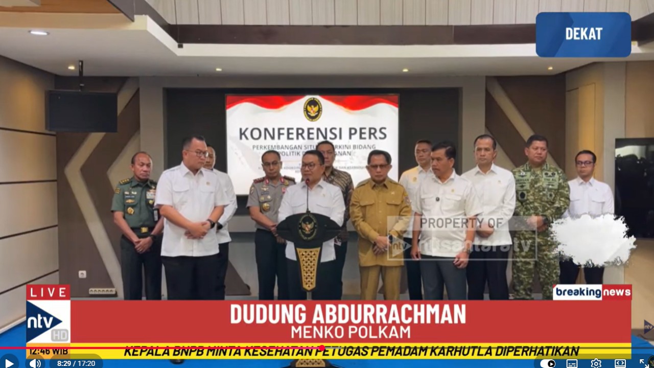 Menko Polkam Dudung Abdurachman mengatakan pemerintah Indonesia tidak menjadikan kasus kebakaran hutan dan lahan (Karhutla) sebagai bencana nasional karena masih sanggup menanganinya.