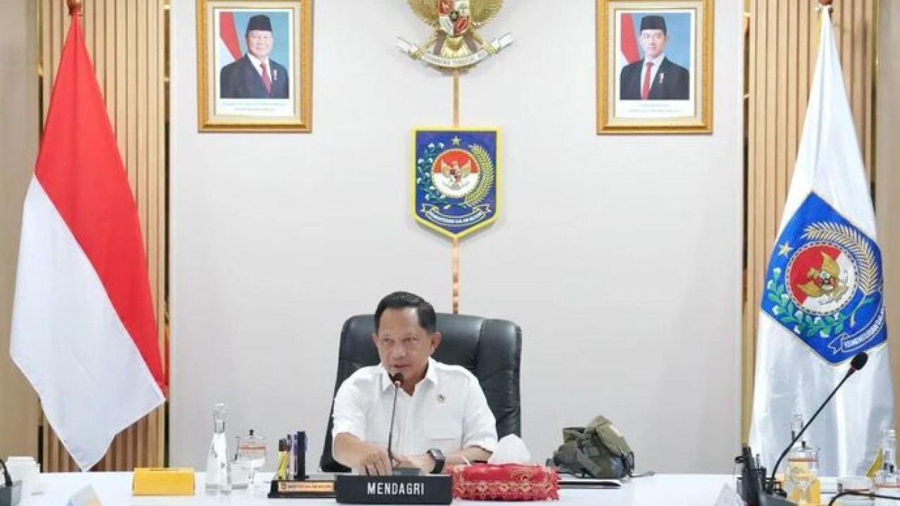 Menteri Dalam Negeri (Mendagri) sekaligus Ketua Satuan Tugas (Kasatgas) Percepatan Rehabilitasi dan Rekonstruksi (PRR) Pascabencana Sumatera Muhammad Tito Karnavian (Antara)